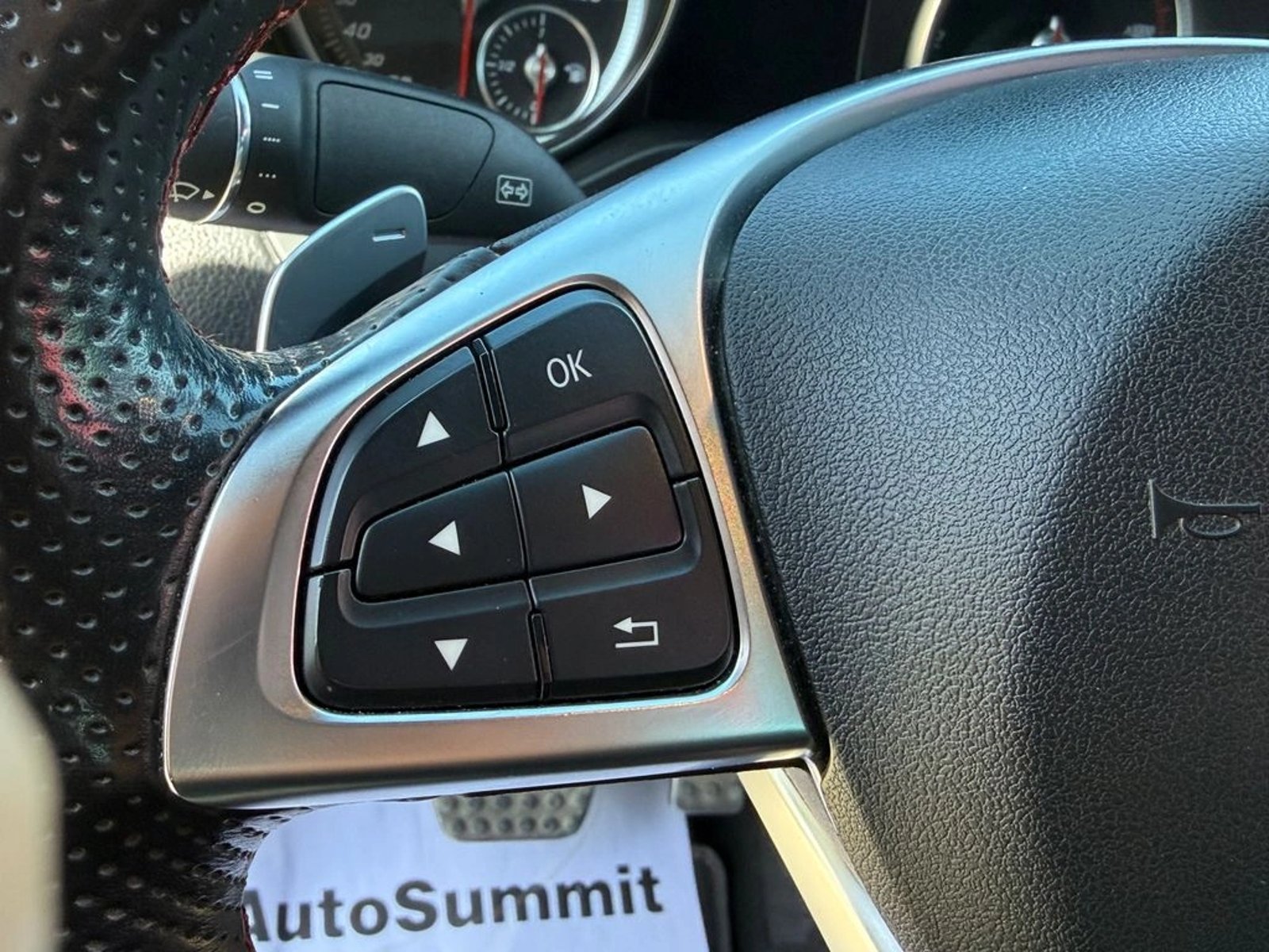 Mercedes-Benz CLA 220 2.1 DIESEL 4X2 AT 4P 2018 - Imagen 12 de 18