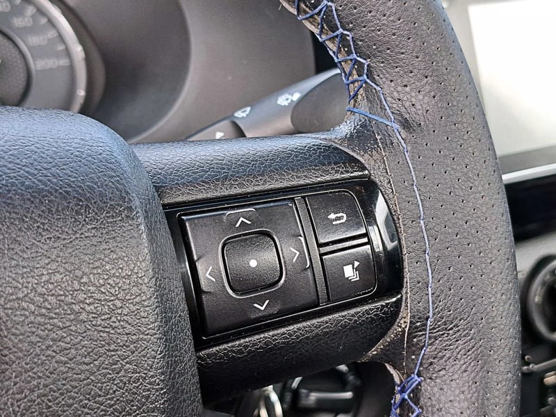 Toyota HILUX 2.4 CS 7AB MT 4X4 DIESEL 2022 - Imagen 13 de 16