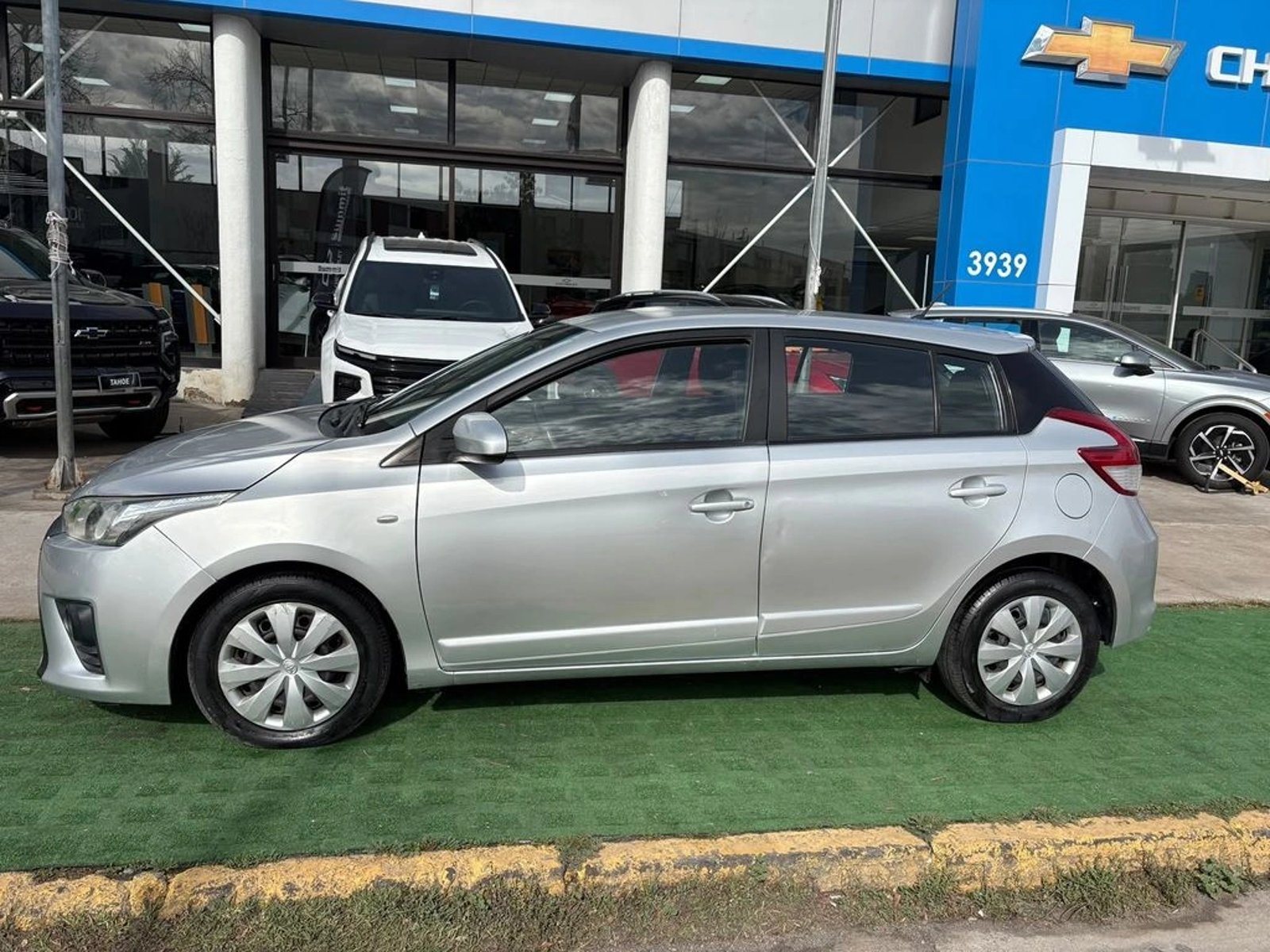 Toyota YARIS 1.5 Sport Gli 2016 - Foto 3 de 10