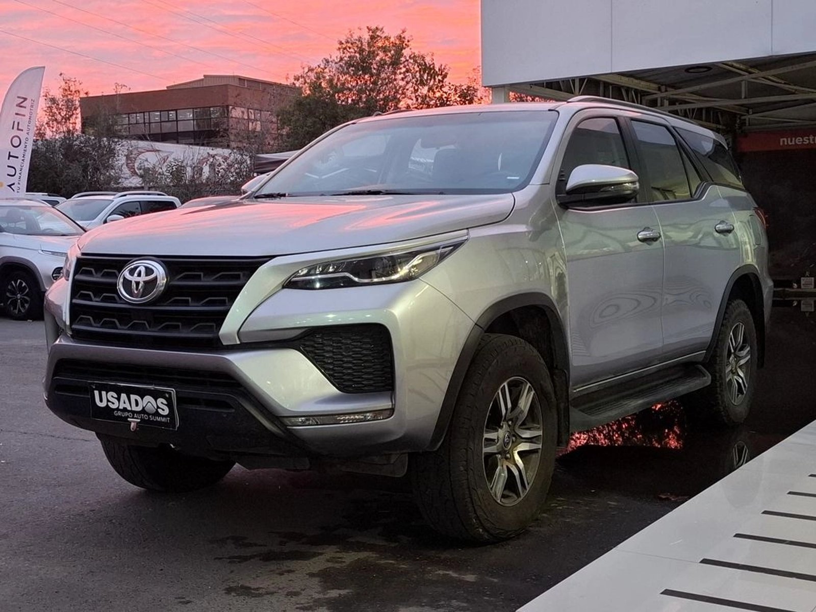 Toyota FORTUNER 2.8 SR5 TDI MT 4X4 DIESEL 2024 - Foto 2 de 20