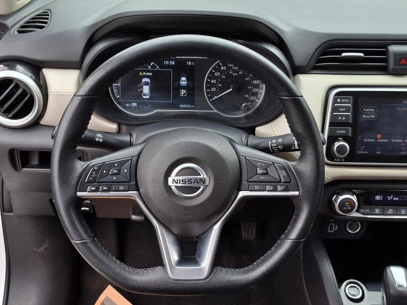 Nissan VERSA 1.6 EXCLUSIVE CVT 2022 - Imagen 15 de 20
