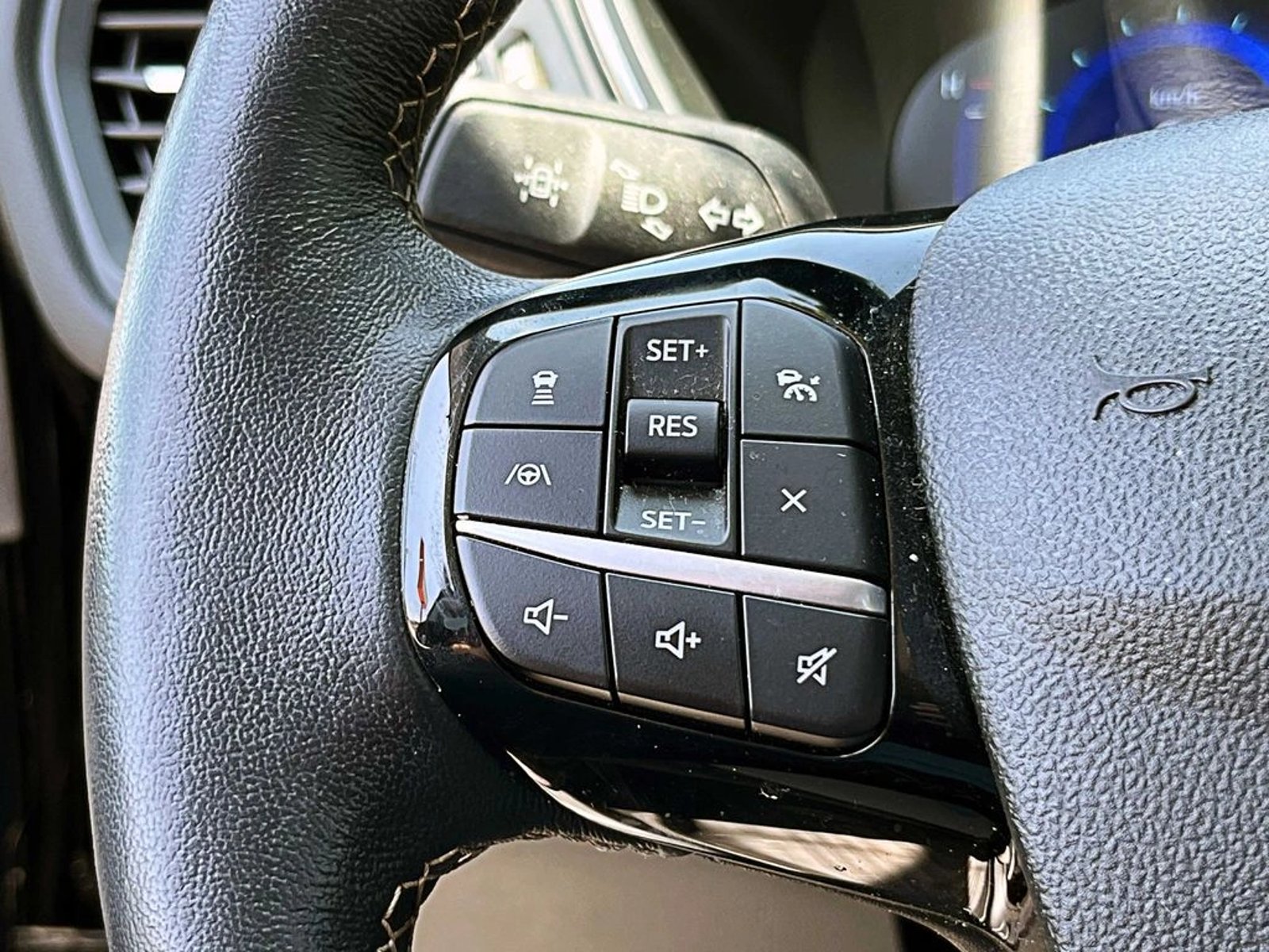 FORD ESCAPE 2.0 TITANIUM AWD AT 5P 2023 - Imagen 13 de 18