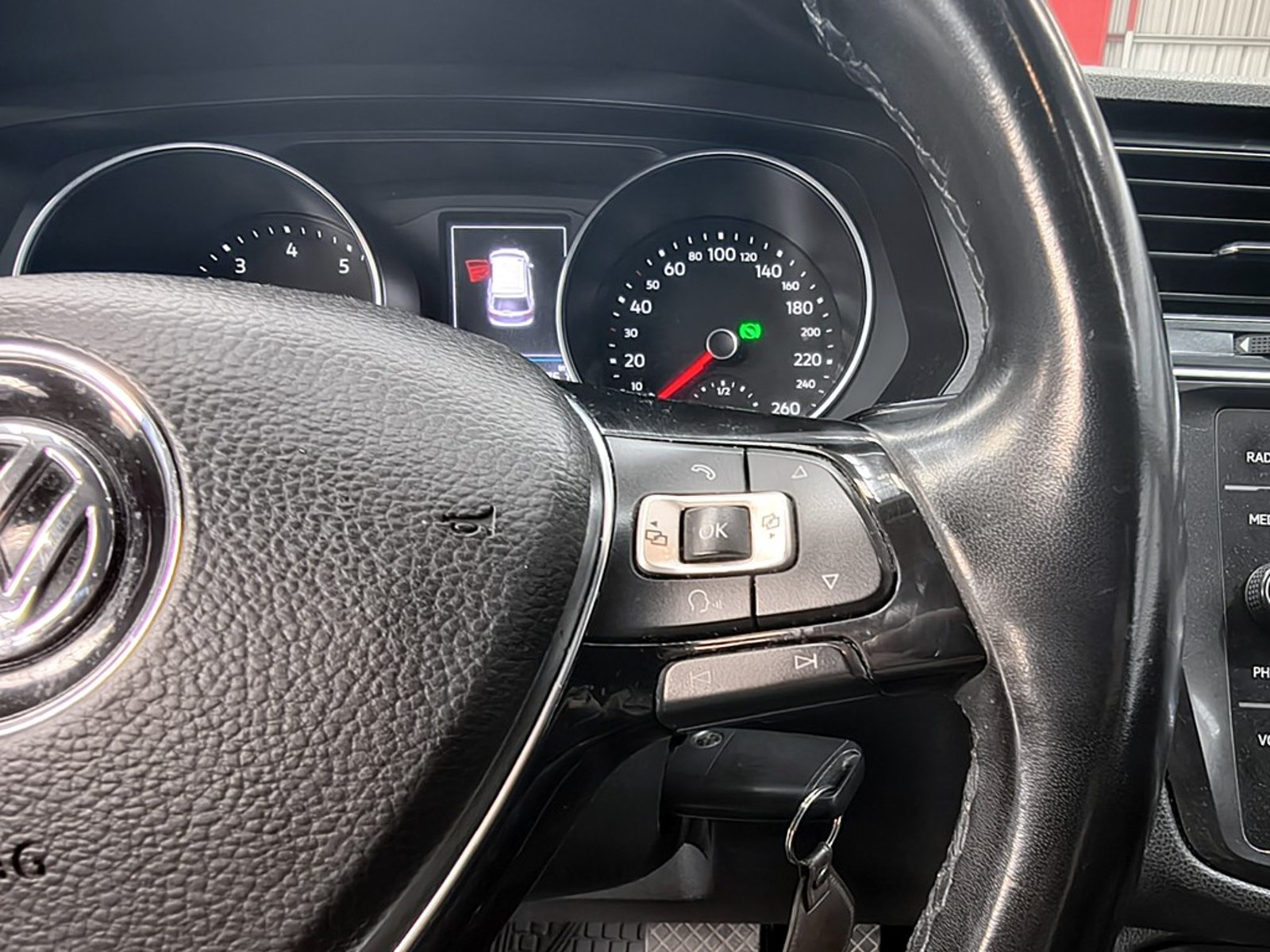 VOLKSWAGEN TIGUAN 1.4 TSI TRENDLINE 2018 - Imagen 16 de 20