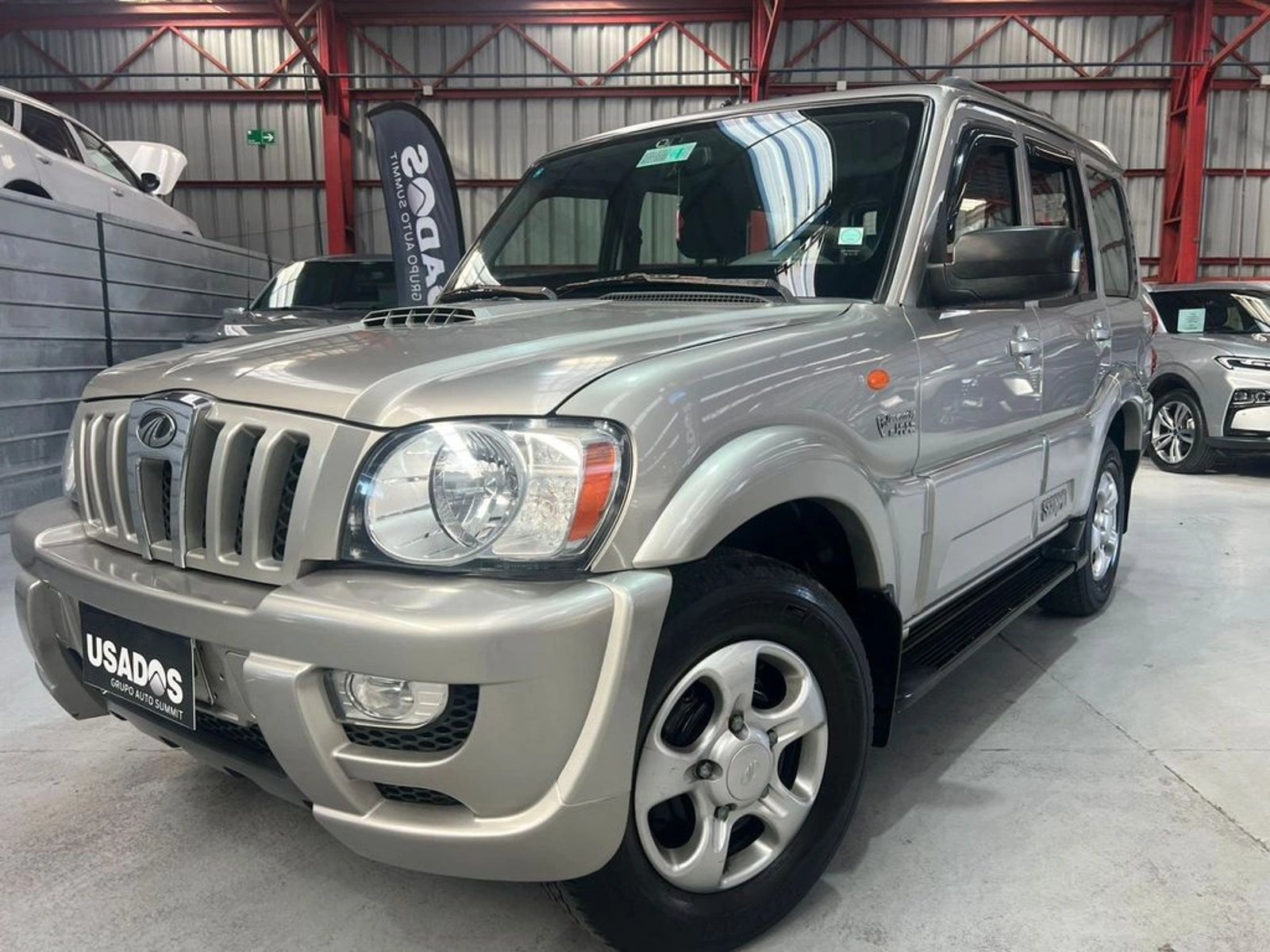 Mahindra SCORPIO 2.2 SUV ABS 2AB EV MT 4X2 DIESEL 2015 - Foto 2 de 15