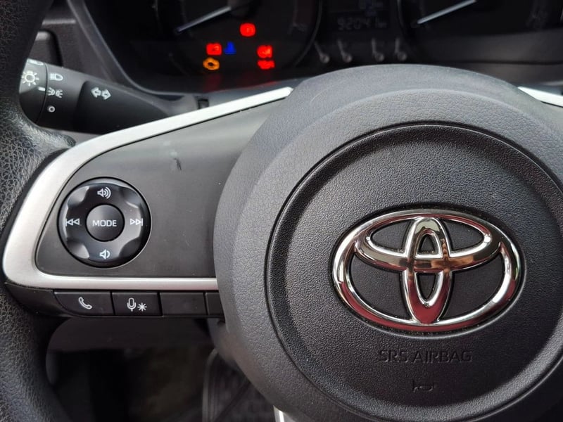 Toyota RAIZE 1.2 E 4X2 AT 5P 2023 - Imagen 17 de 20