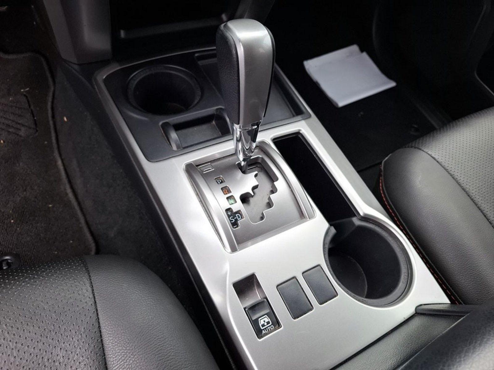 TOYOTA 4RUNNER SR5 4.0 AUT 2021 - Imagen 17 de 20