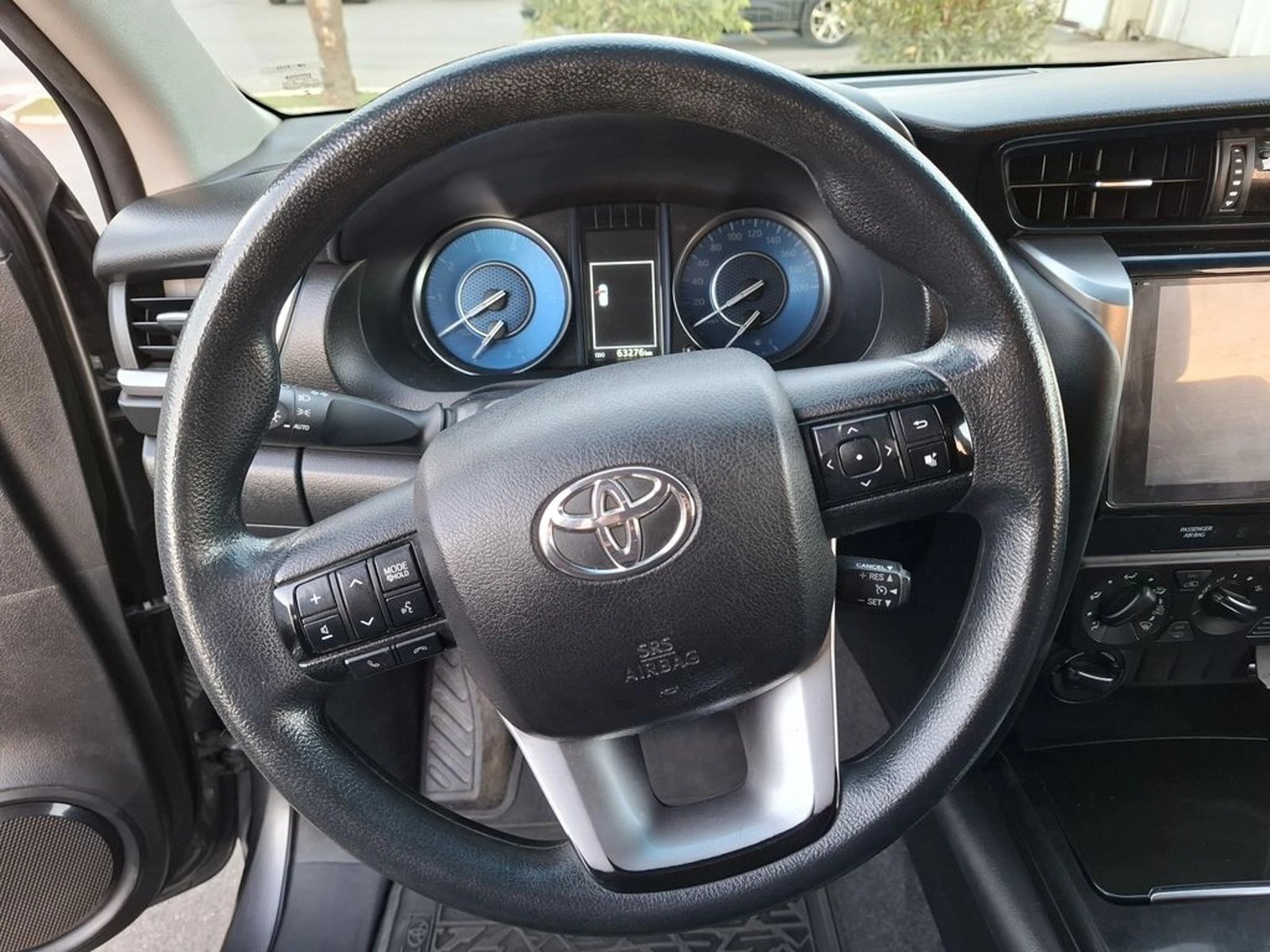 TOYOTA FORTUNER 2.8 SR5 TDI DIESEL 4X4 AT 5P 2022 - Imagen 14 de 20