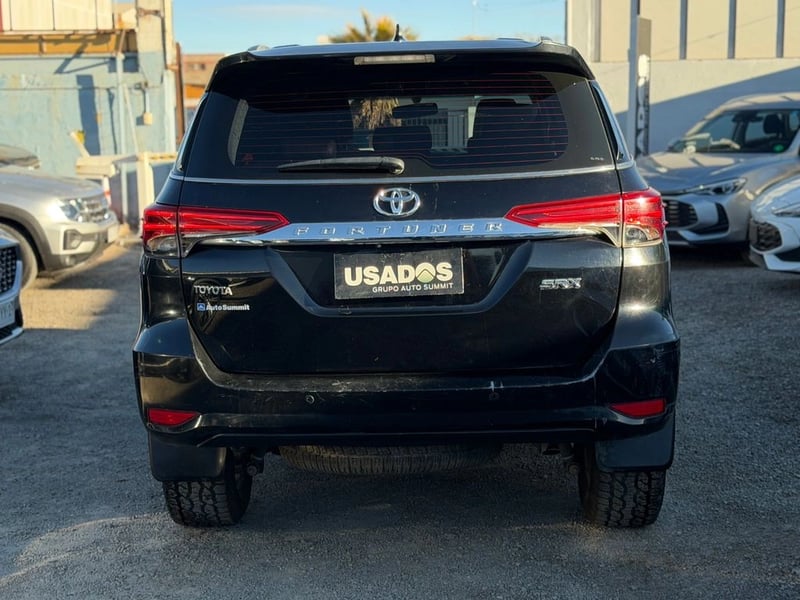 Toyota FORTUNER FORTUNER SRX 2018 - Imagen 6 de 11