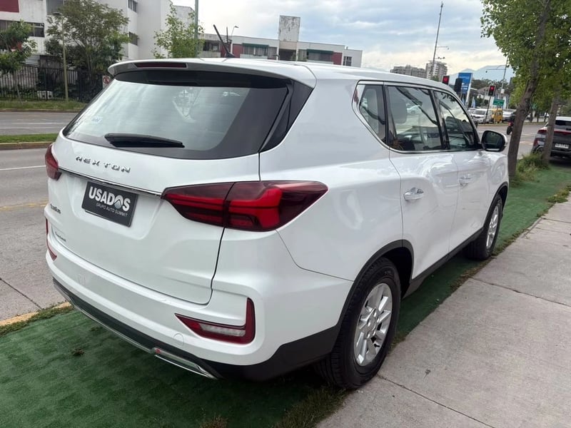 SsangYong REXTON 2.0T LX 4X2 6AB 6AT 5P 2023 - Imagen 4 de 12