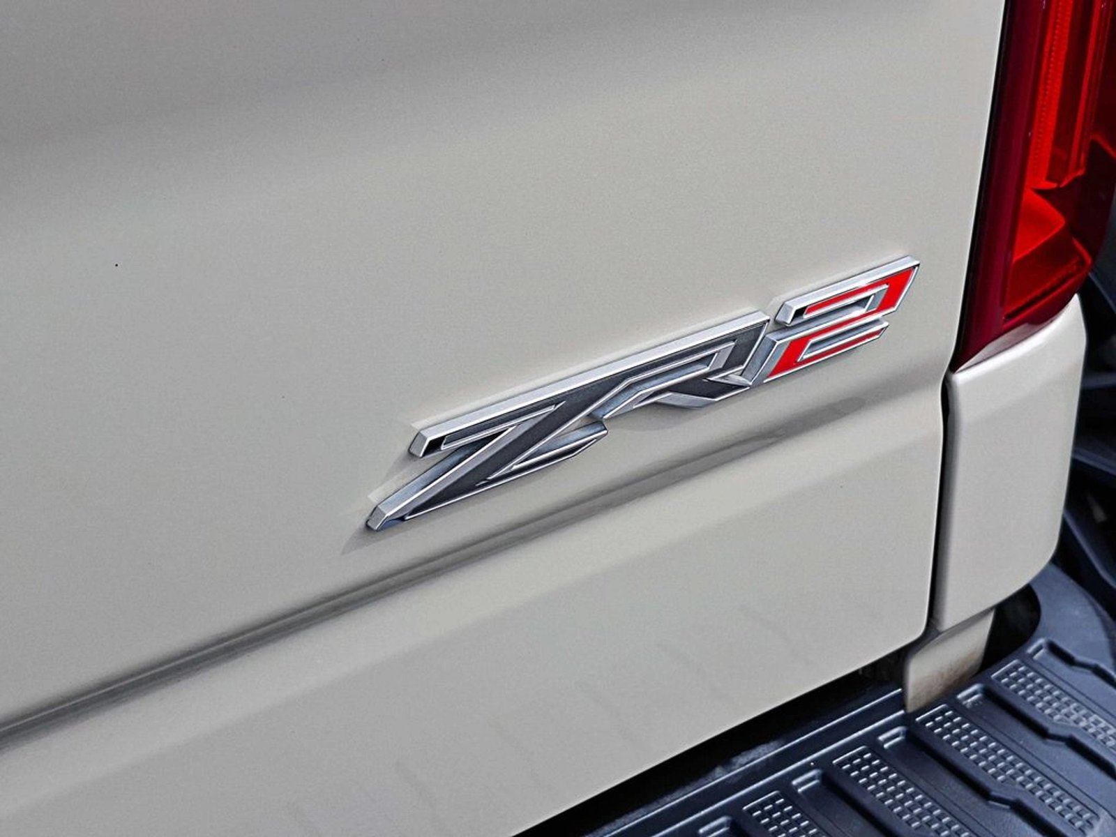 CHEVROLET SILVERADO ZR2 6.2 4X4 AT 2023 - Imagen 9 de 20