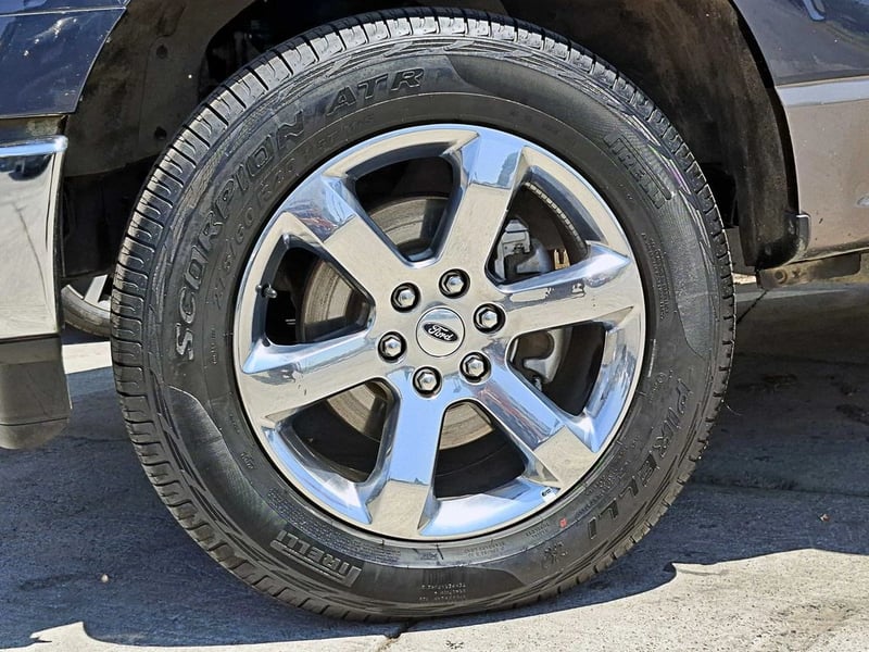 Ford F-150 LARIAT LUXURY 4X4 5.0 AT 2023 - Imagen 5 de 17