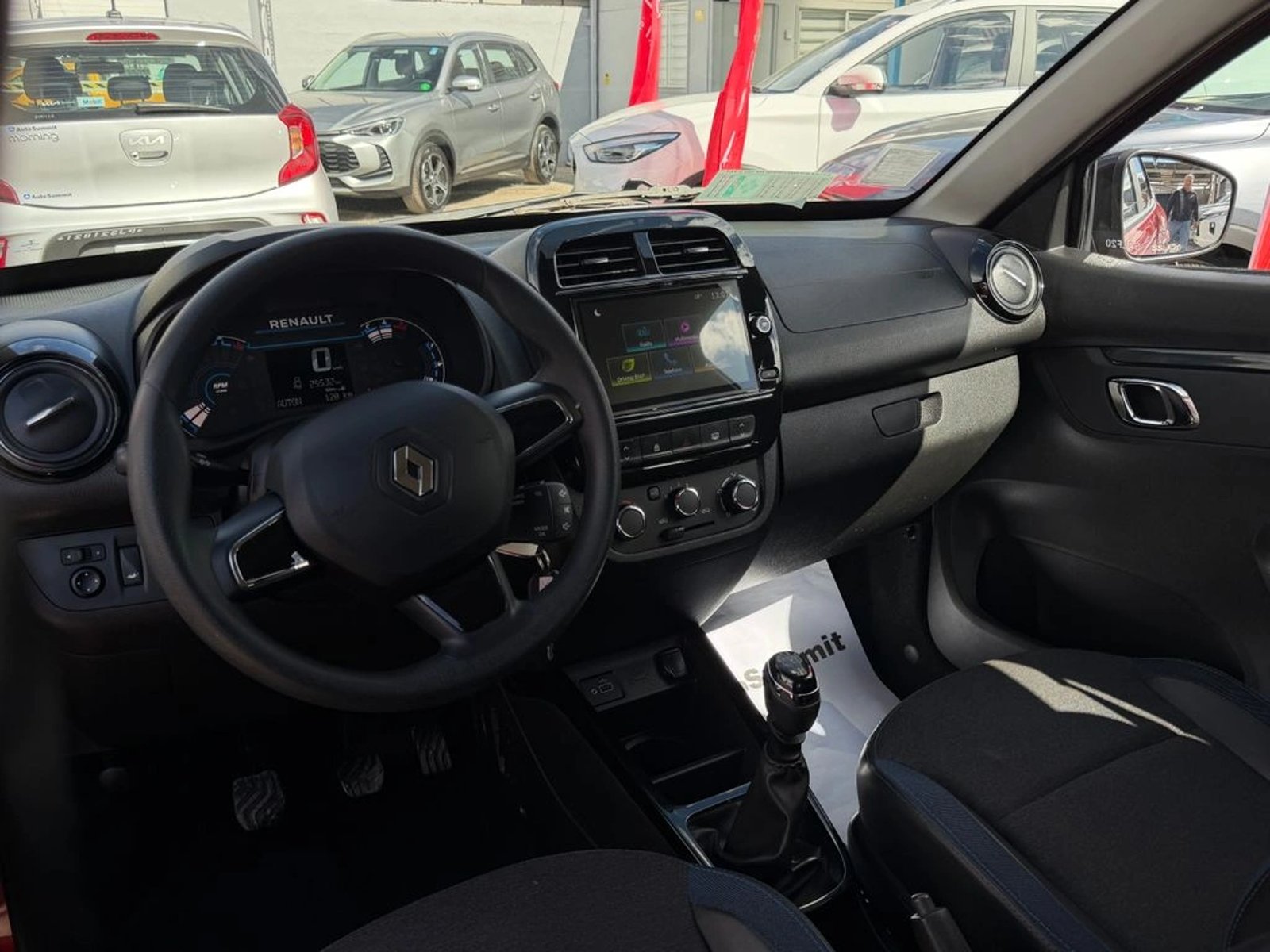Renault KWID 1.0 ZEN 4X2 HB MT 5P 2023 - Imagen 10 de 18