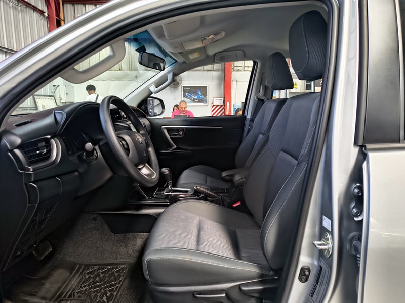 Toyota FORTUNER 2.7 SR5 AT 2025 - Imagen 13 de 20