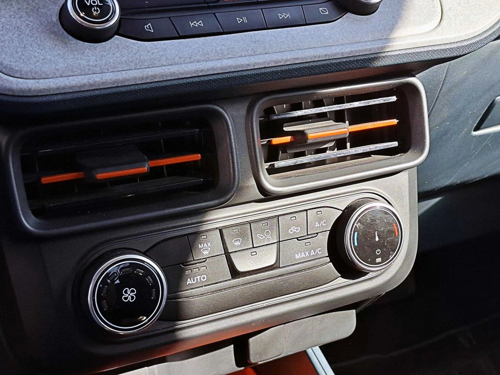Ford MAVERICK 2.0 XLT AT 2025 - Imagen 17 de 18