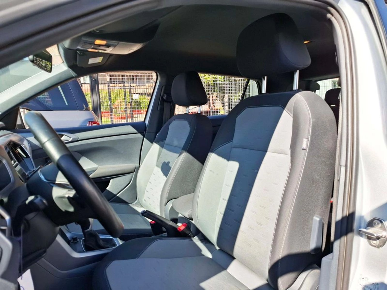 Volkswagen T-CROSS 1.0 TSI COMFORTLINE AT 2021 - Imagen 16 de 20