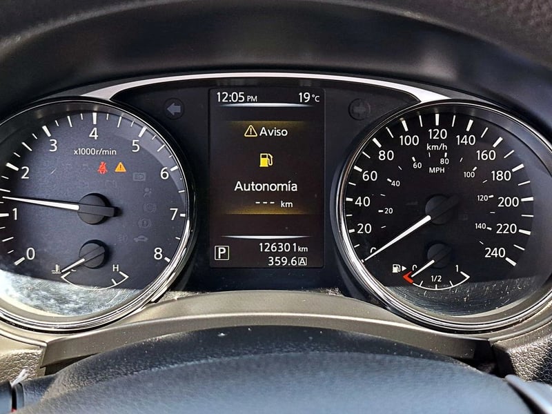 Nissan X-TRAIL 2.5 SENSE CVT AT 2017 - Imagen 14 de 17