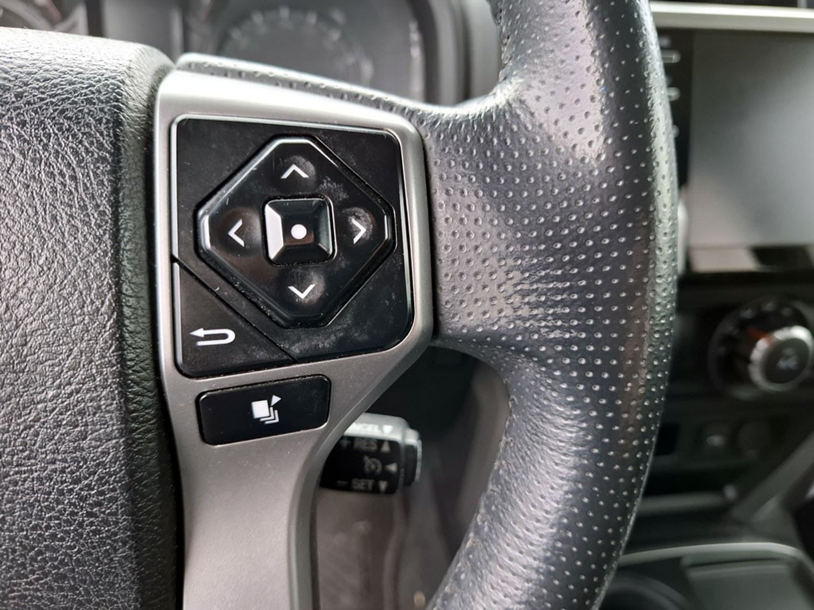 TOYOTA 4RUNNER SR5 4.0 AUT 2021 - Imagen 15 de 20