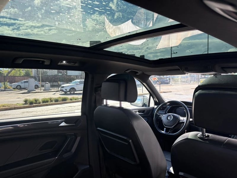 Volkswagen TIGUAN 2.0 TDI COMFORTLINE 4M 5P AT 4X4 DIESEL 2019 - Imagen 7 de 13