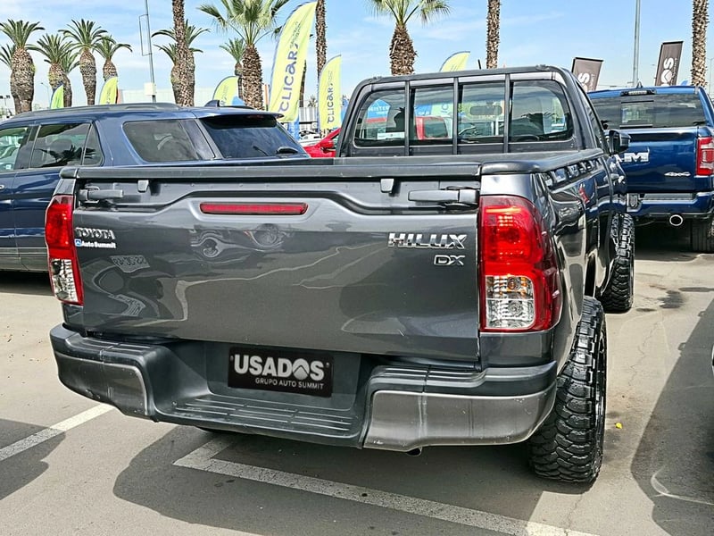 Toyota HILUX 2.4 CS 7AB MT 4X4 DIESEL 2022 - Imagen 4 de 16