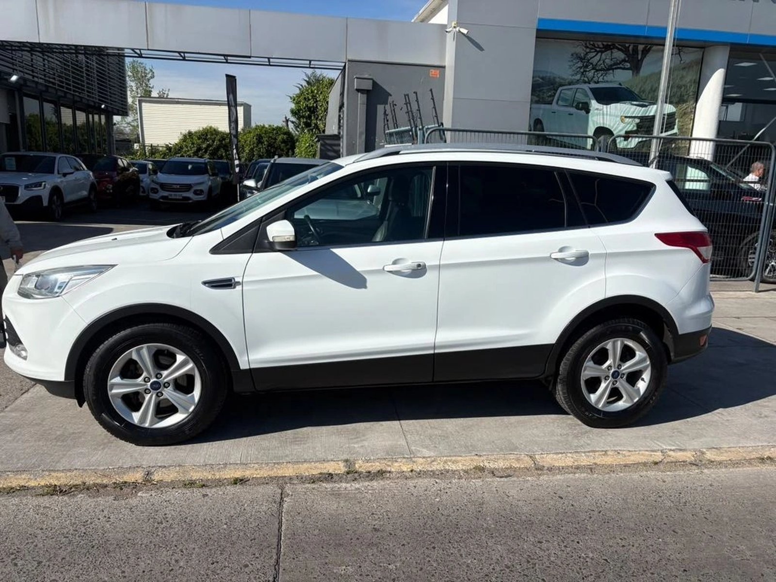Ford ESCAPE 2.5 S 4X2 AT 5P 2017 - Foto 3 de 12
