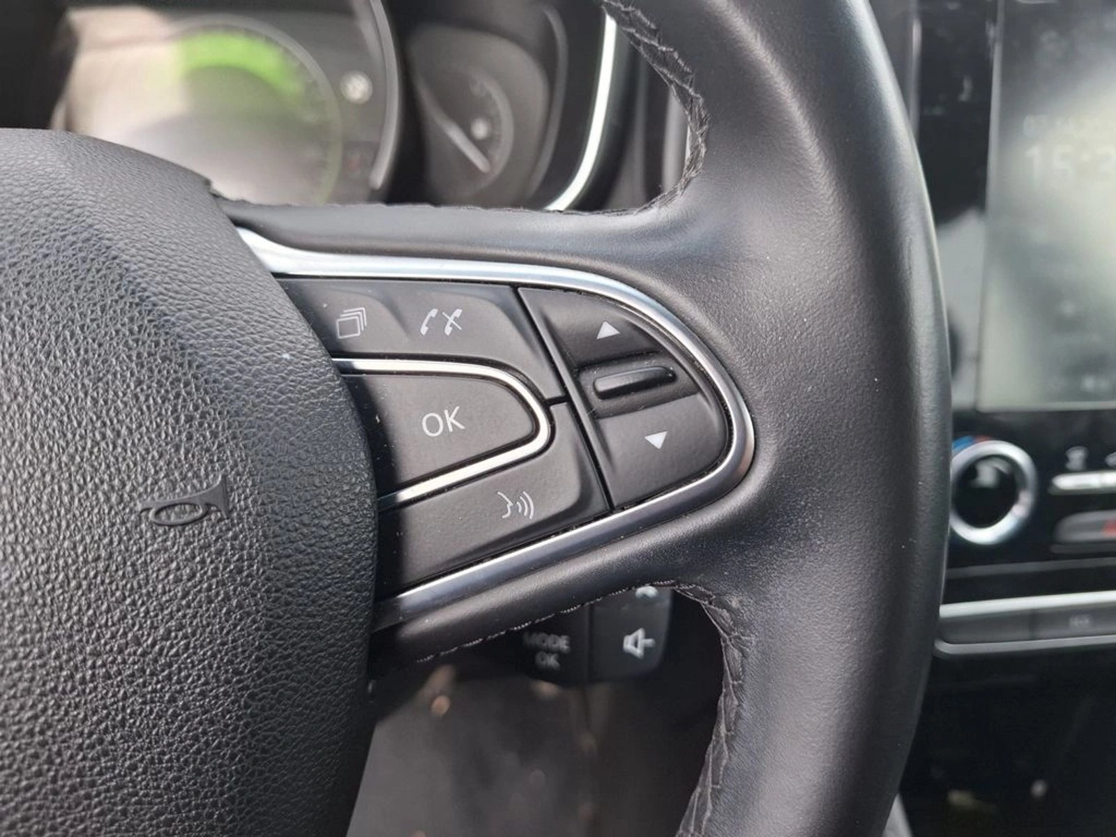 Renault KOLEOS 2.5 ZEN 2WD AT 5P 2023 - Imagen 14 de 20