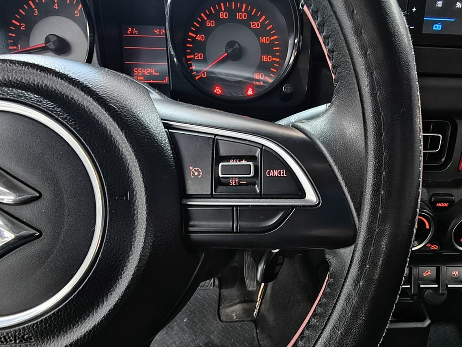 Suzuki JIMNY GLX 1.5 4X4 2020 - Imagen 14 de 19