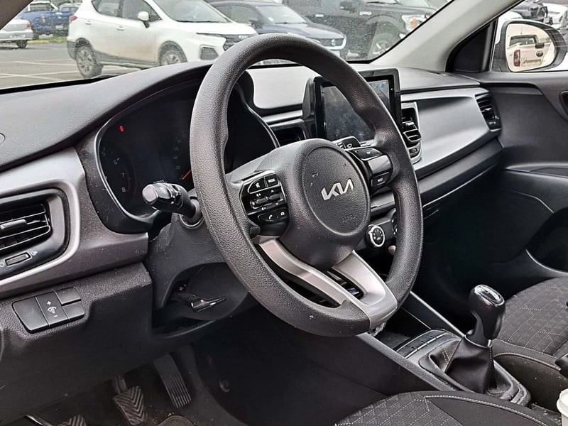 Kia RIO 4 LX 1.4 MT 2022 - Imagen 7 de 14