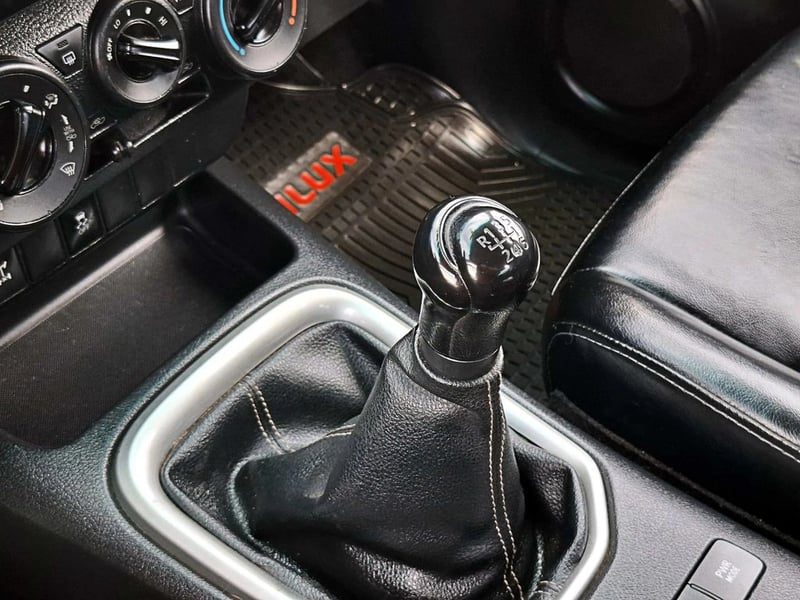 Toyota HILUX 2.4 4×2 MT SR DIESEL 2017 - Imagen 18 de 18