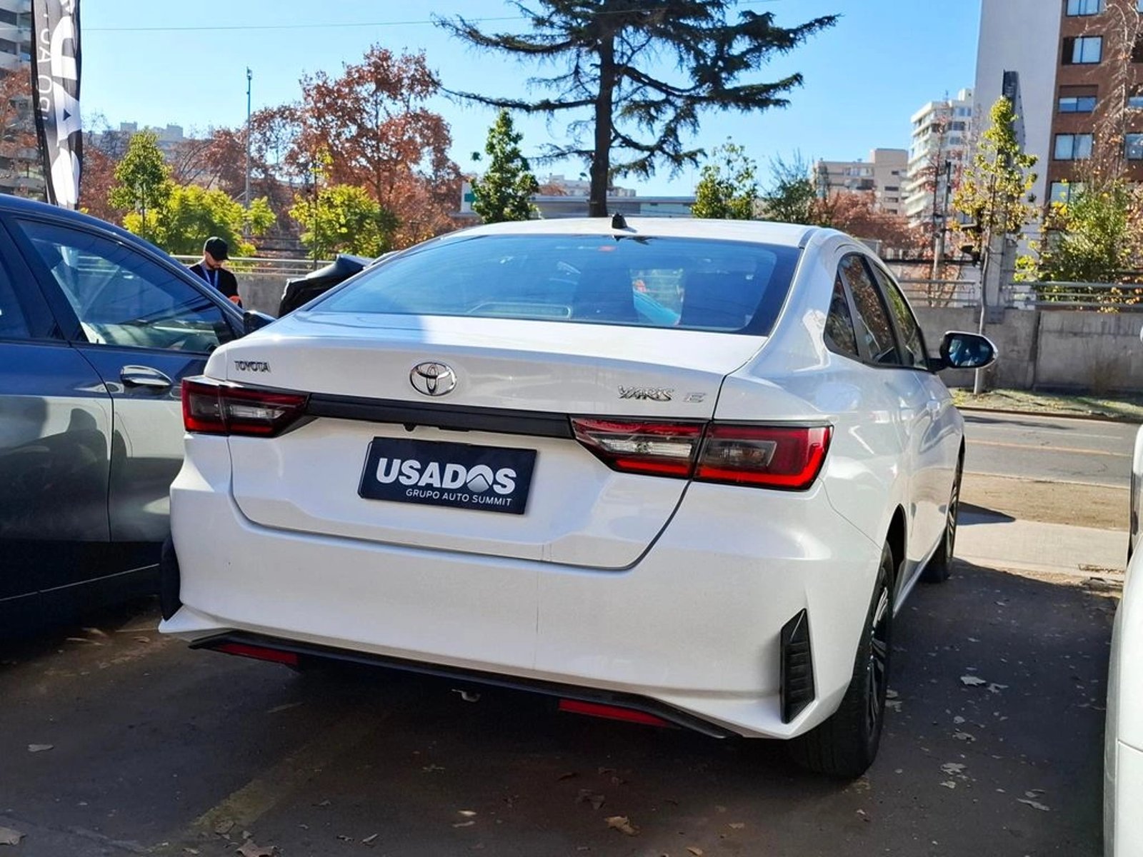 Toyota YARIS 1.5 SEDAN E MECÁNICO 2023 - Imagen 7 de 20