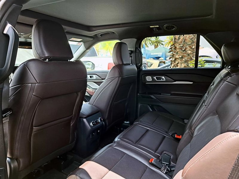 Ford EXPLORER 2.3 ECOBOOST PLATINUM 4WD AT 5P 2025 - Imagen 12 de 17