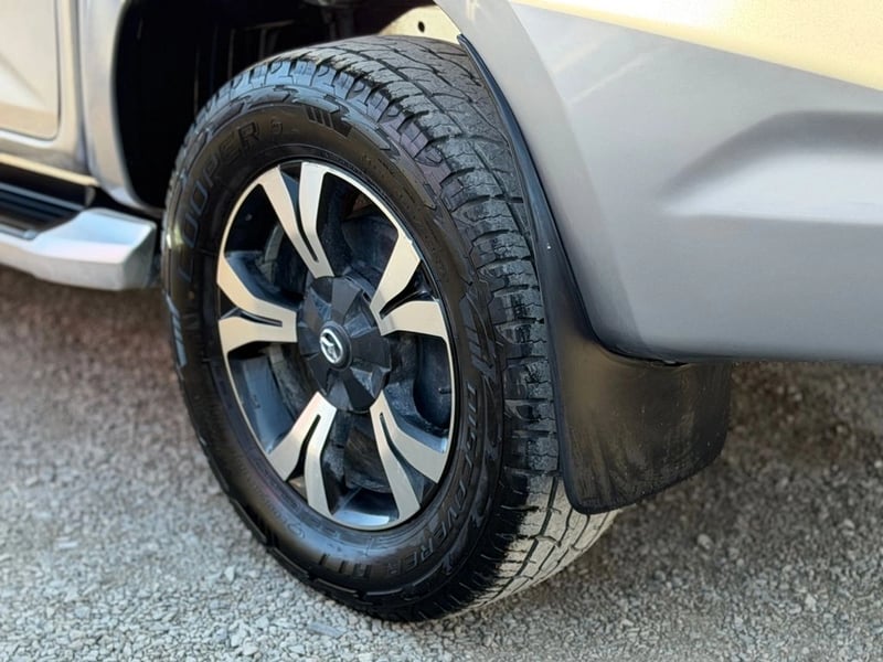 Mazda BT-50 3.0 DIESEL 4X4 DOB.CAB. 6MT 4P 2023 - Imagen 8 de 15