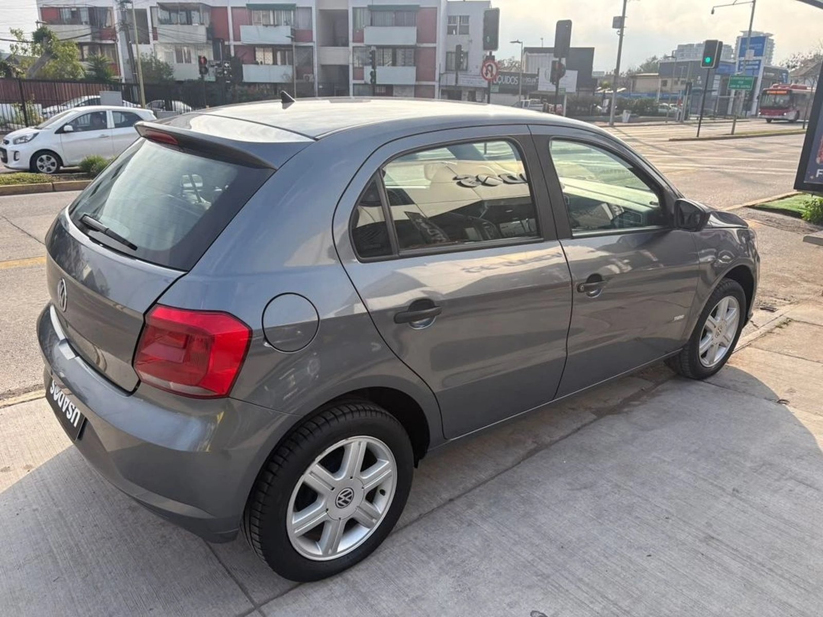 Volkswagen GOL 1.6 TRENDLINE 4X2 HB MT 5P 2022 - Imagen 4 de 14