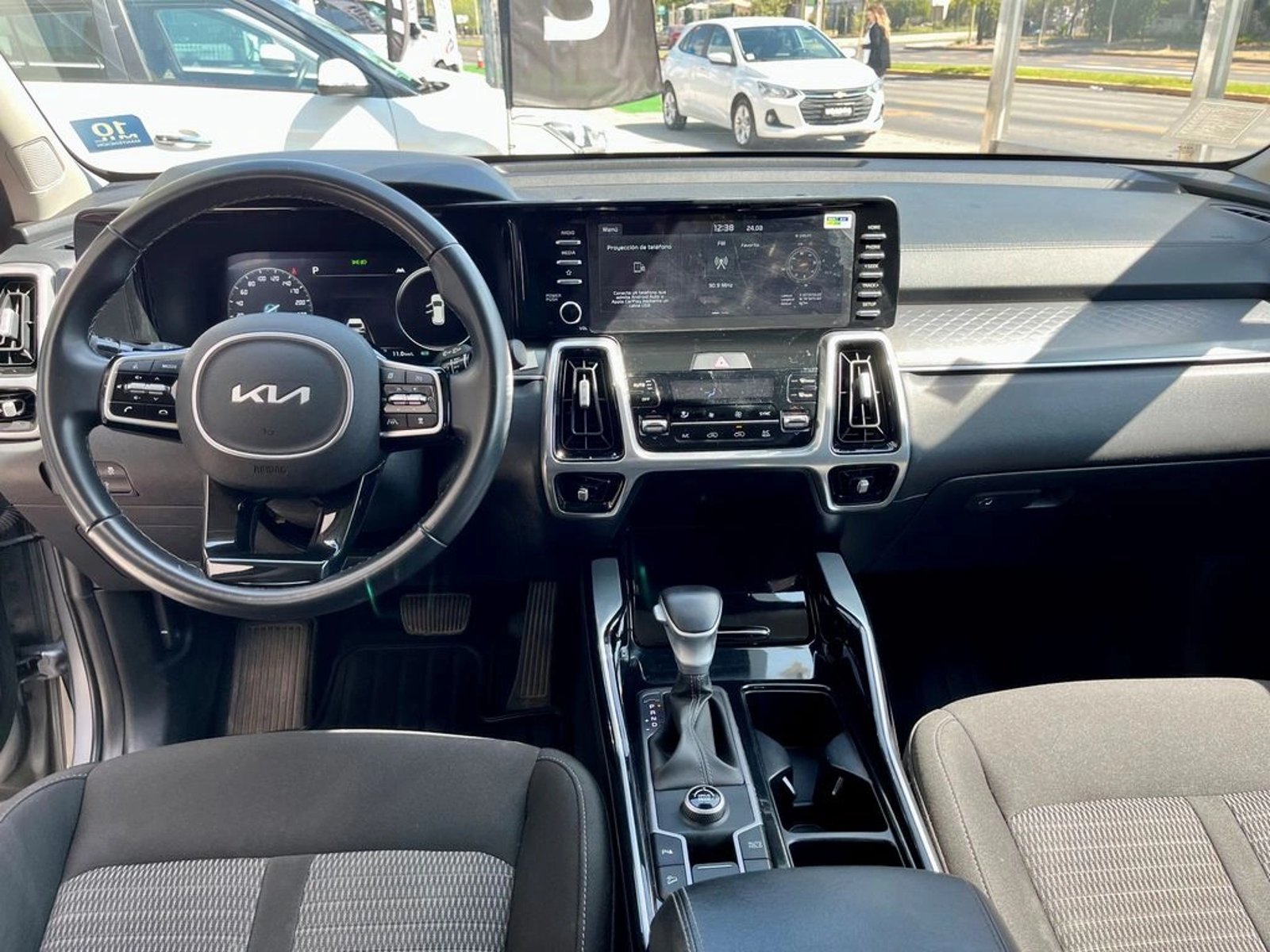 KIA SORENTO EX FULL 2023 - Imagen 13 de 15