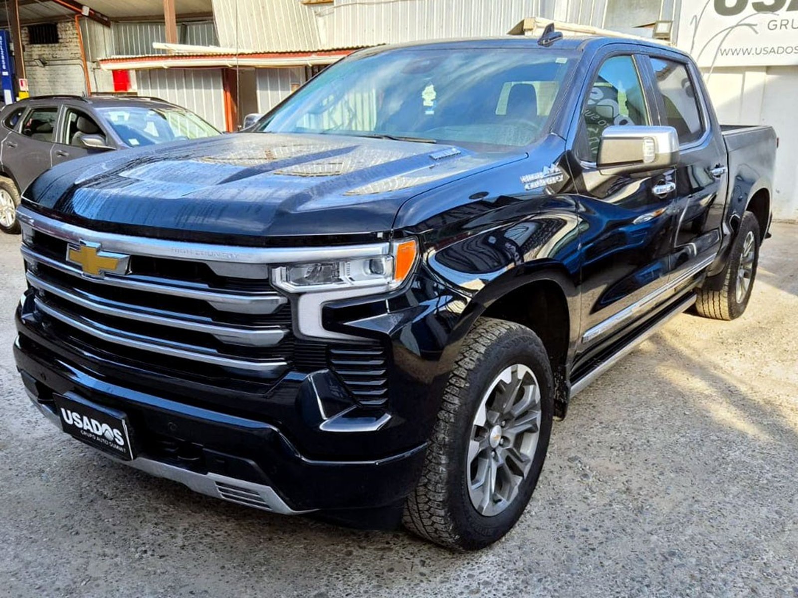 Chevrolet SILVERADO 3.0 HIGH COUNTRY 4X4 AT 4P 2025 - Foto 2 de 9