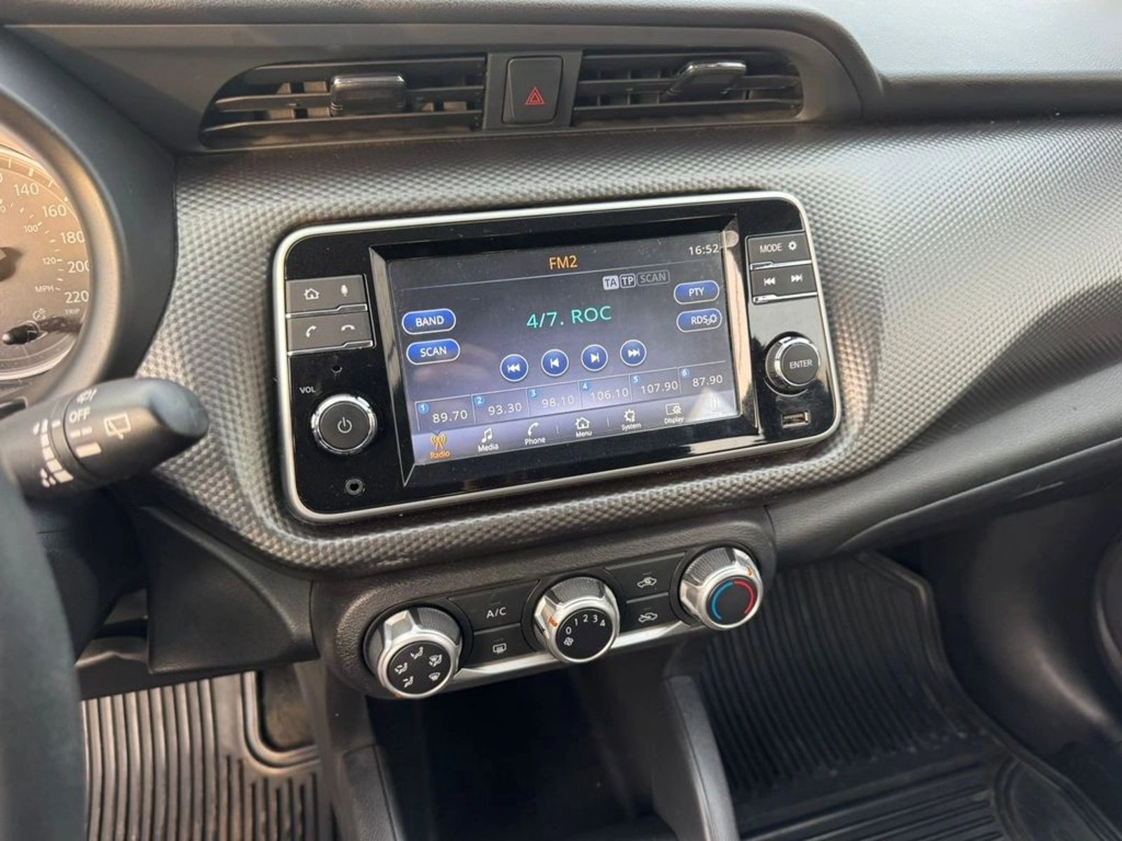 NISSAN KICKS 1.6 SENSE 4X2 MT 5P 2020 - Imagen 10 de 12