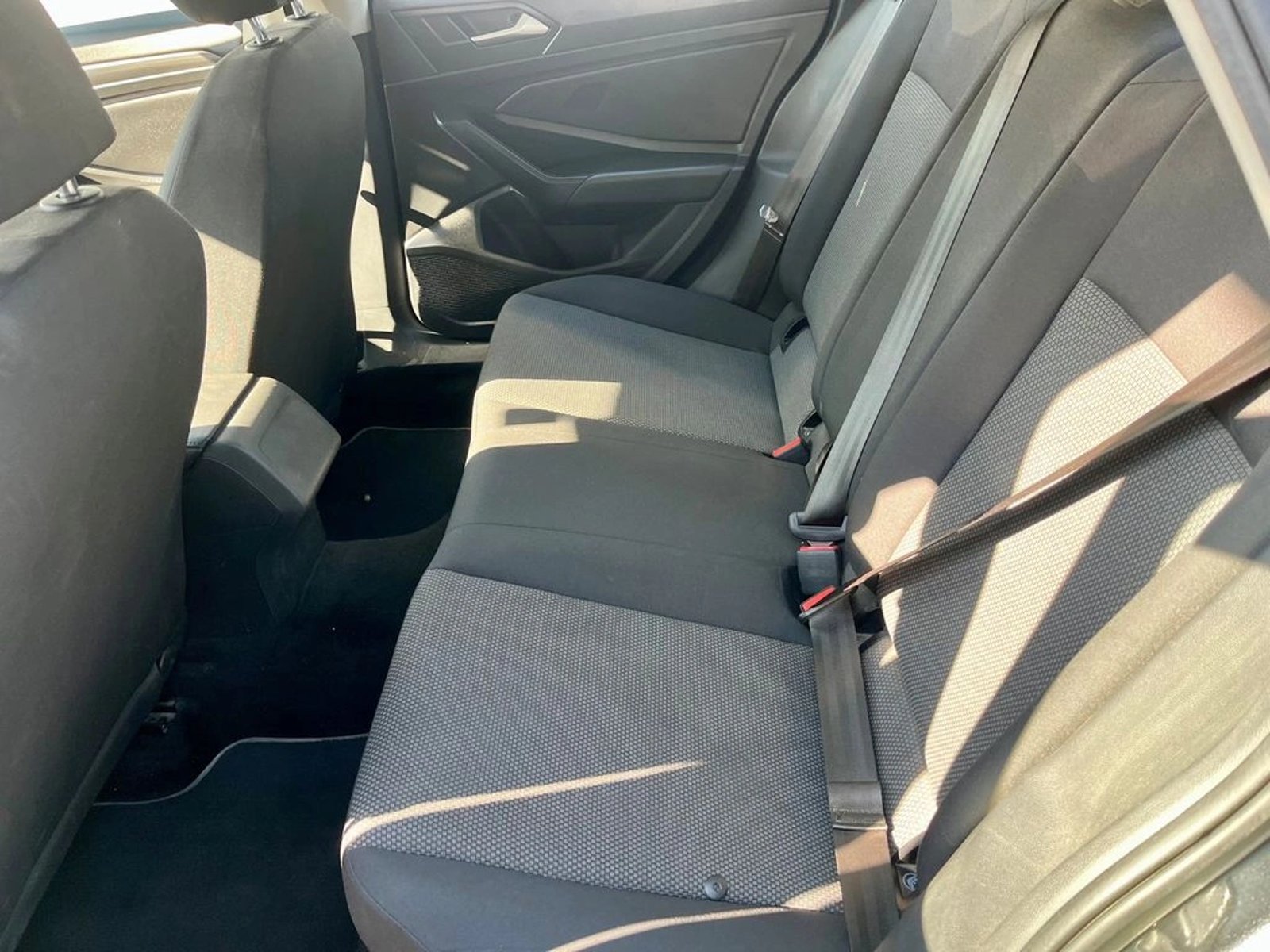 VOLKSWAGEN JETTA TRENDLINE 2020 - Imagen 7 de 11