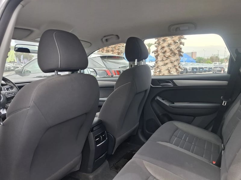 MG RX5 1.5T STD 2WD MT 5P 2023 - Imagen 10 de 16