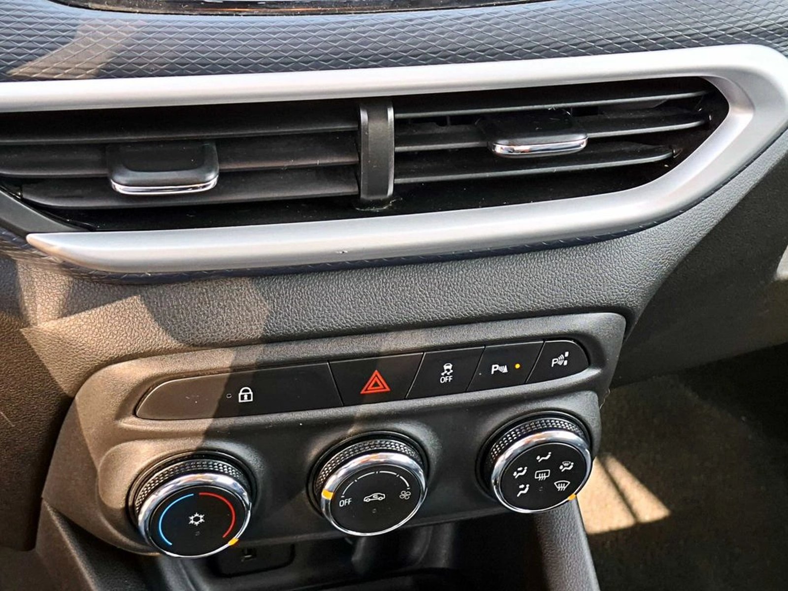 Chevrolet TRACKER PREMIER 1.2 AUT 2022 - Imagen 12 de 13