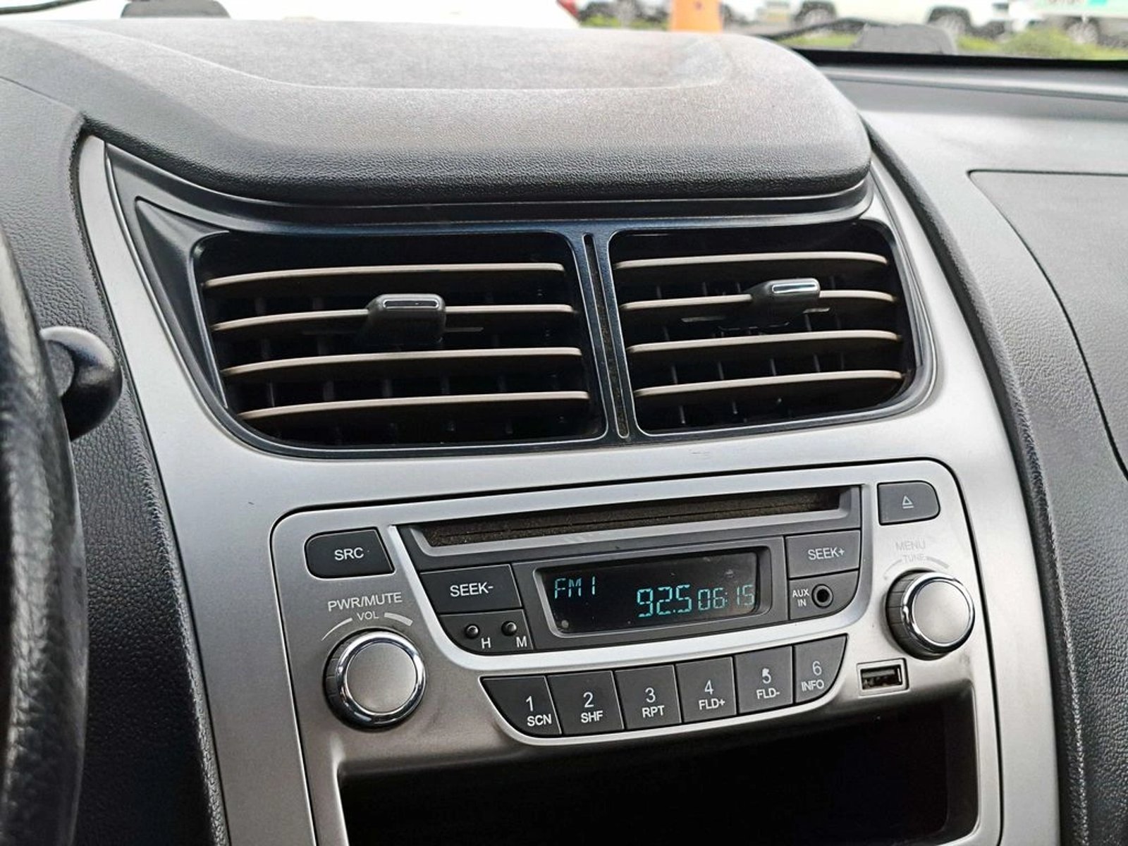 Chevrolet SAIL 1.4 II NB LT MT 2015 - Imagen 14 de 16