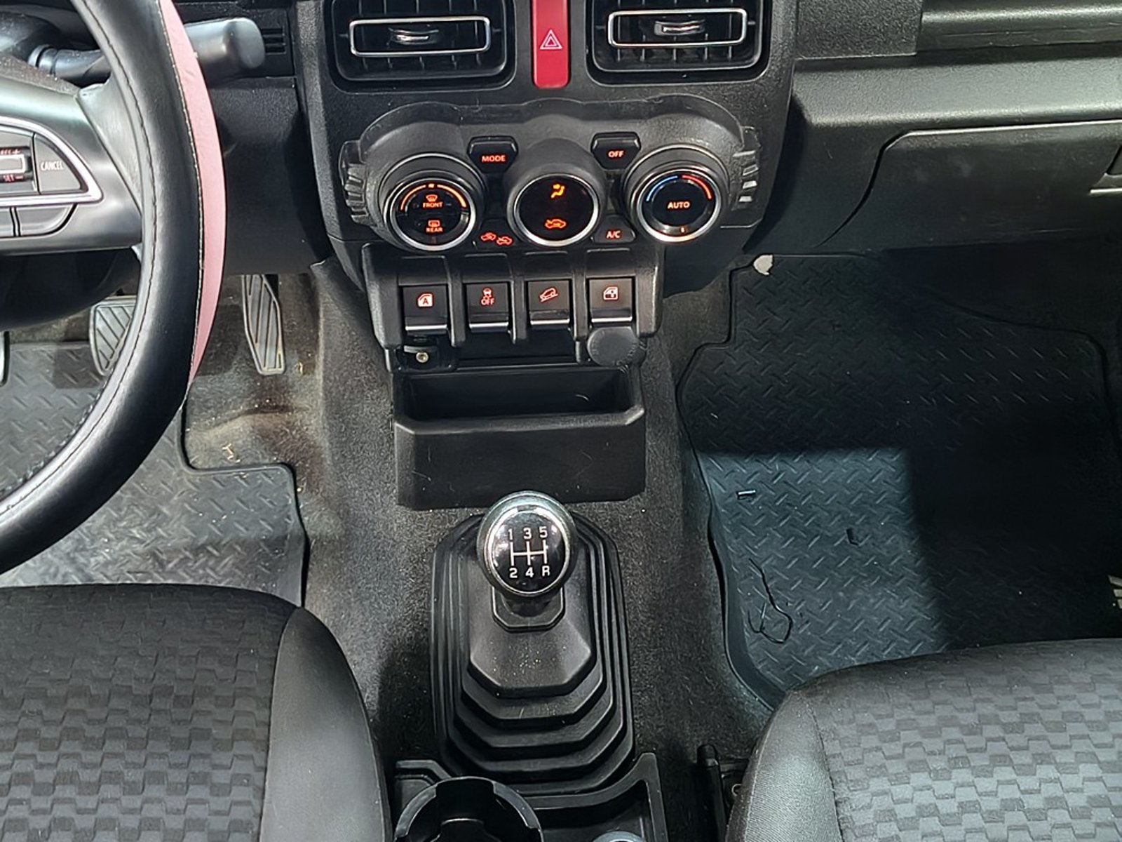 Suzuki JIMNY GLX 1.5 4X4 2020 - Imagen 17 de 19