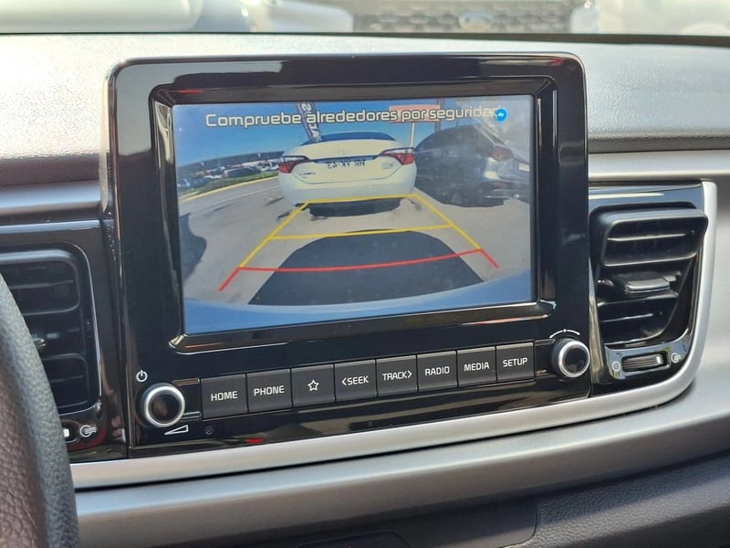 Kia RIO 4 1.4 EX FULL AT 2022 - Imagen 17 de 19