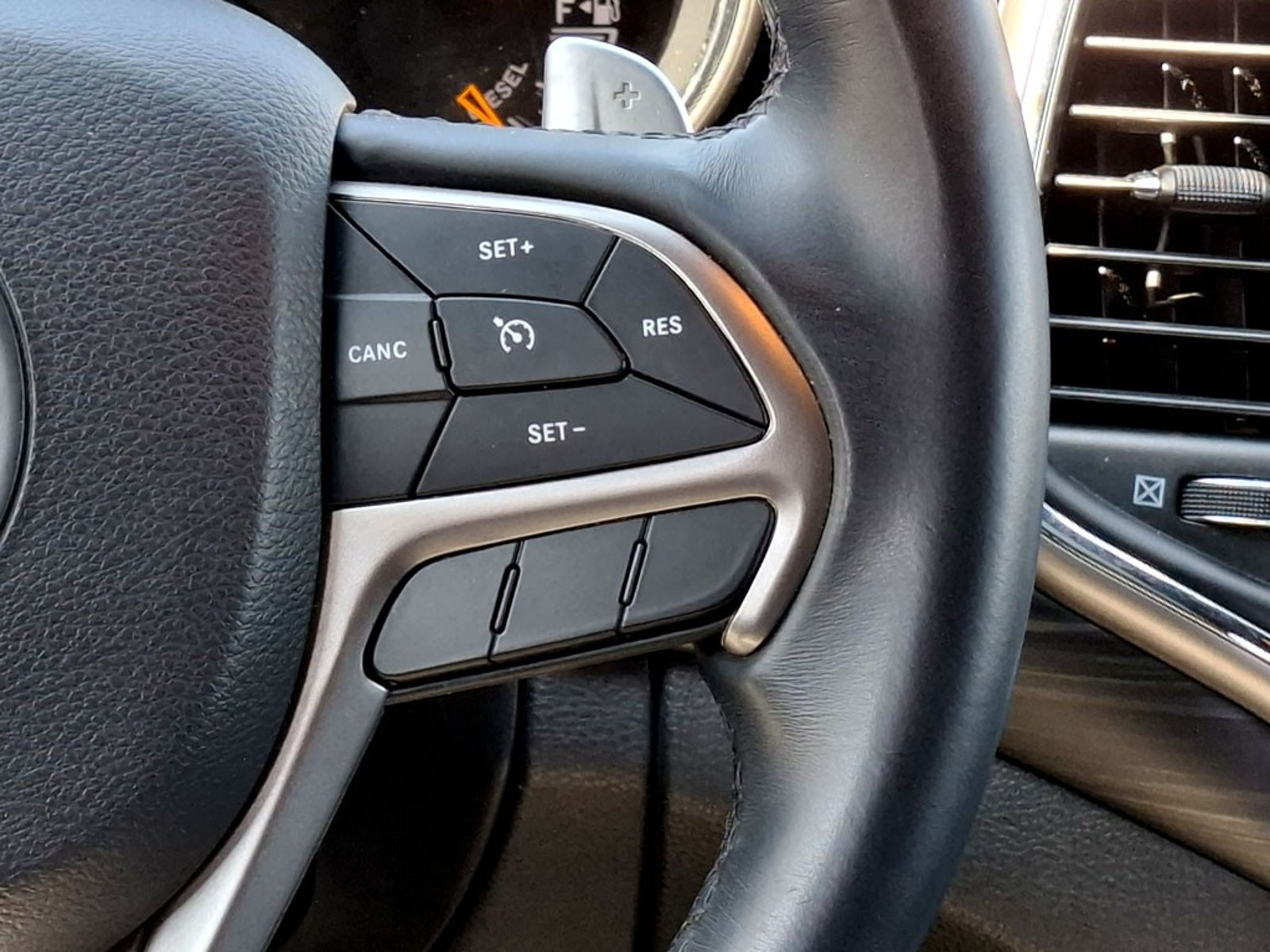 JEEP GRAND CHEROKEE 3.0 LAREDO TD DIESEL 4X4 AT 5P 2020 - Imagen 16 de 20