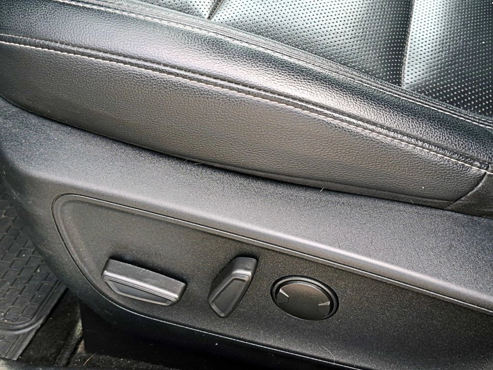 FORD ESCAPE TITANIUM AWD 2.0 SE AT 5P 2021 - Imagen 11 de 20