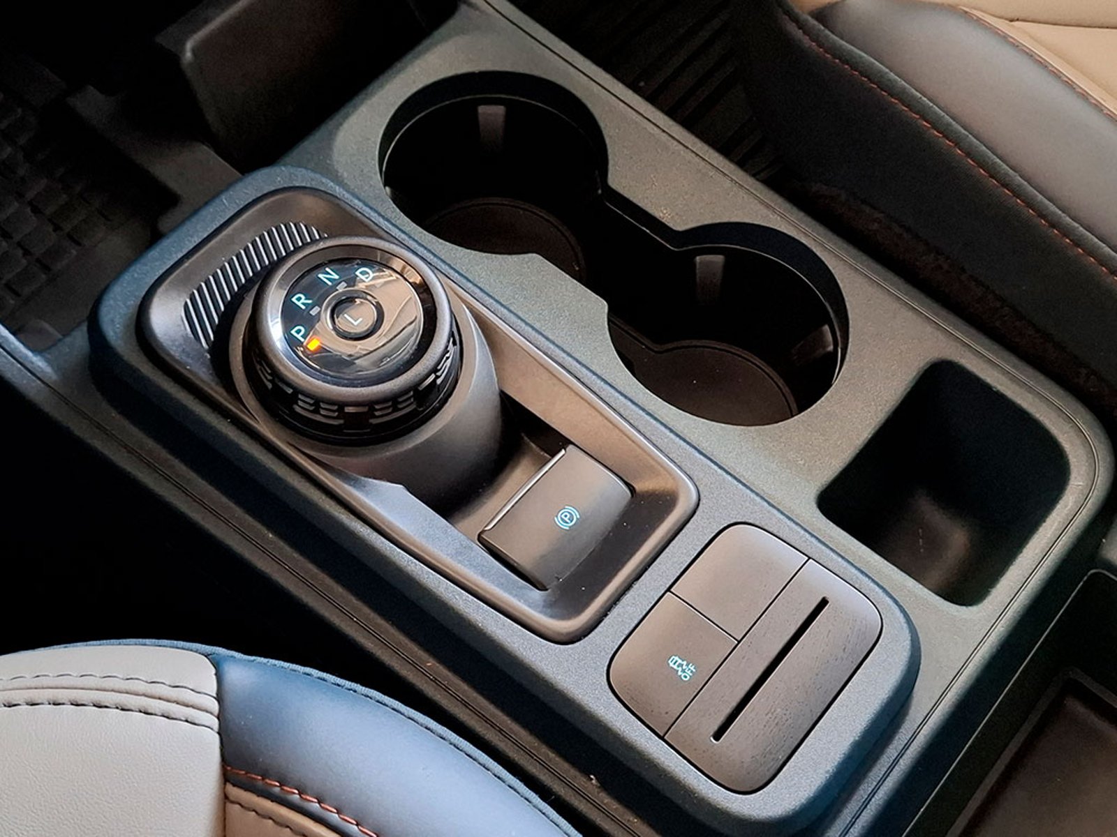 FORD MAVERICK 2.5 LARIAT FHEV AT 4X4 2025 - Imagen 17 de 20