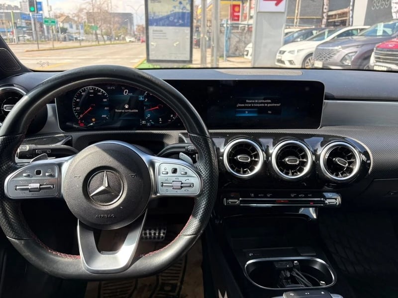 Mercedes-Benz A 250 2.0 SPORT 4X2 AT 5P 2019 - Imagen 7 de 11