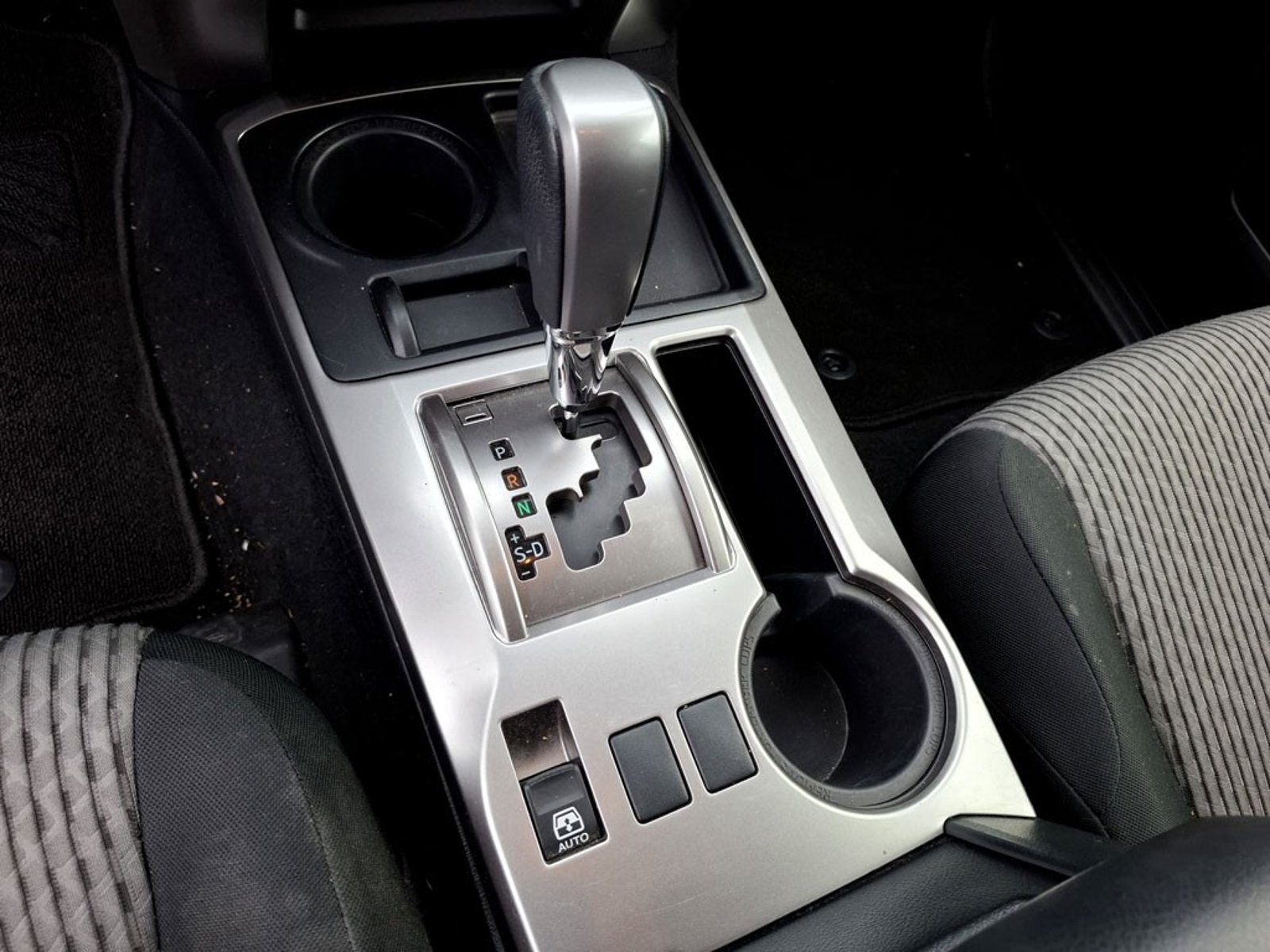 TOYOTA 4RUNNER AT 4.0 4X2 S 2024 - Imagen 18 de 20