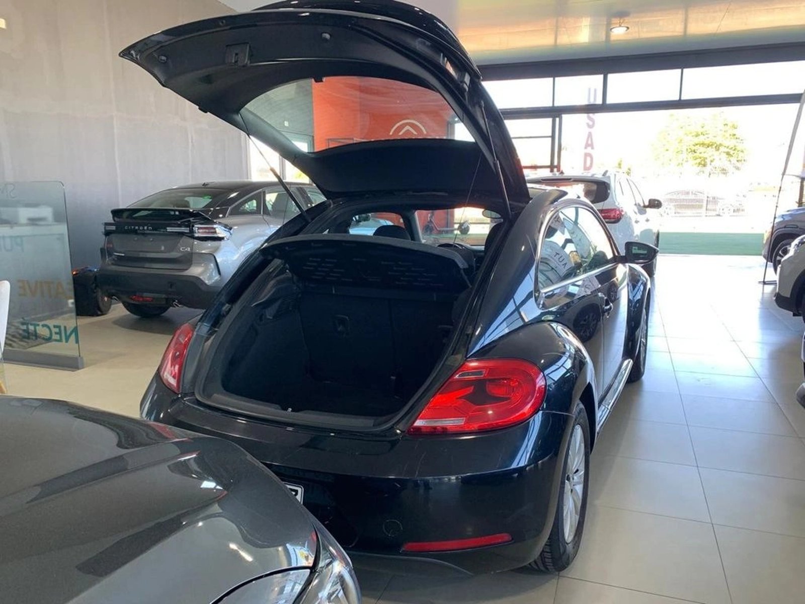 Volkswagen BEETLE 1.4 MT 2015 - Foto 5 de 10