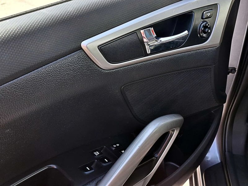 Hyundai VELOSTER 1.6 GLS FULL AT 2014 - Imagen 8 de 16
