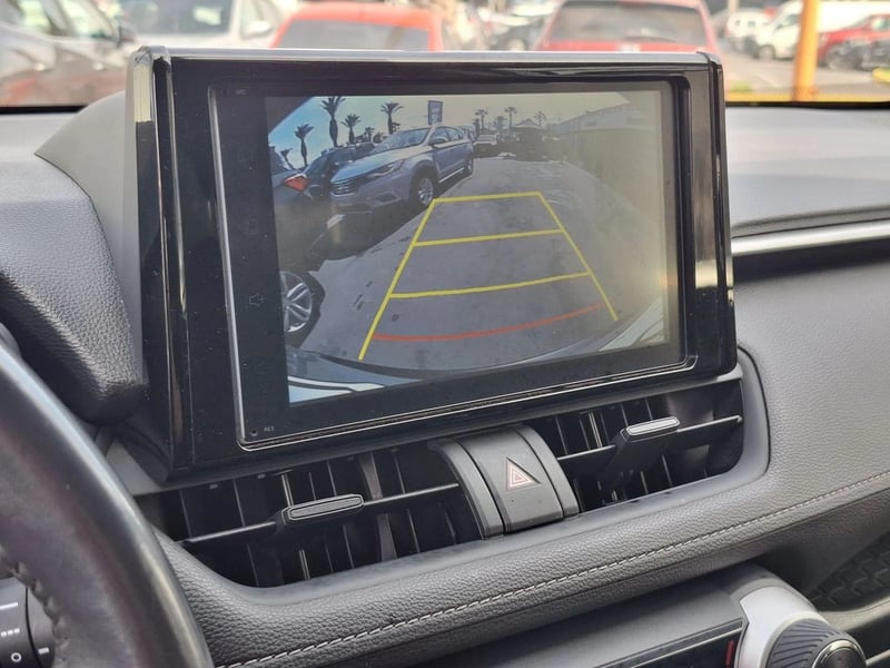 Toyota RAV4 2.0 XLE AT 2019 - Imagen 18 de 19