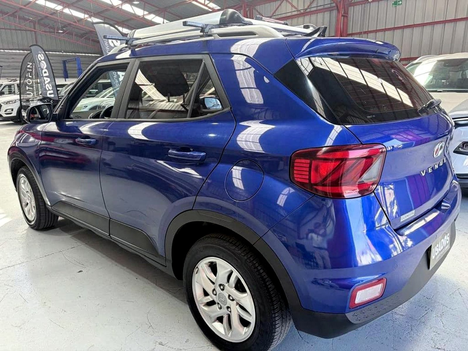 HYUNDAI VENUE 1.6 QX PLUS 4X2 MT 5P 2021 - Imagen 6 de 11